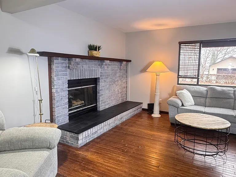 3740 Highcrest Dr — Photo 10