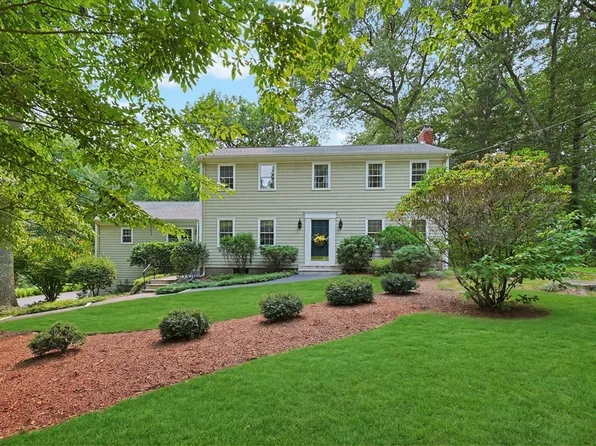 32 Thayer Farms Rd, Attleboro, MA 02703