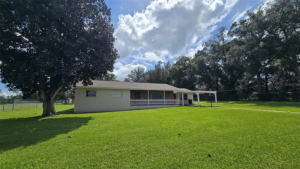 4 bed, 2.0 bath, 2038 sqft, $2,500 — Photo 4