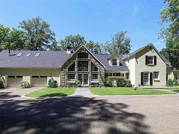 2nd image of 222 Rosemary Ln