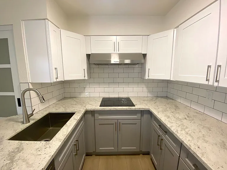 1112 Buena Vista Ave — Photo 3
