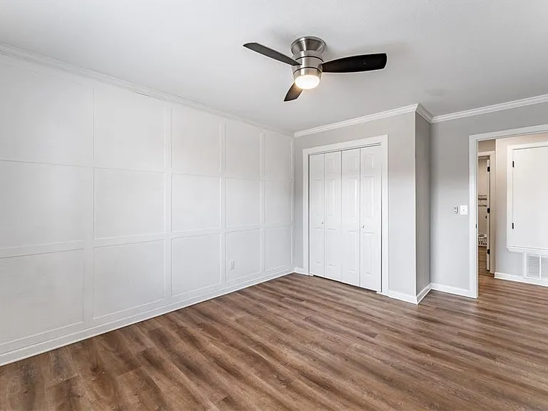 707 E Kara Ln — Photo 8