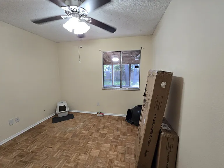 1545 Maxwell Ln — Photo 38