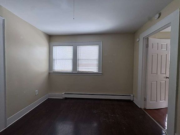4th image of 122 Derby Ave #2RR