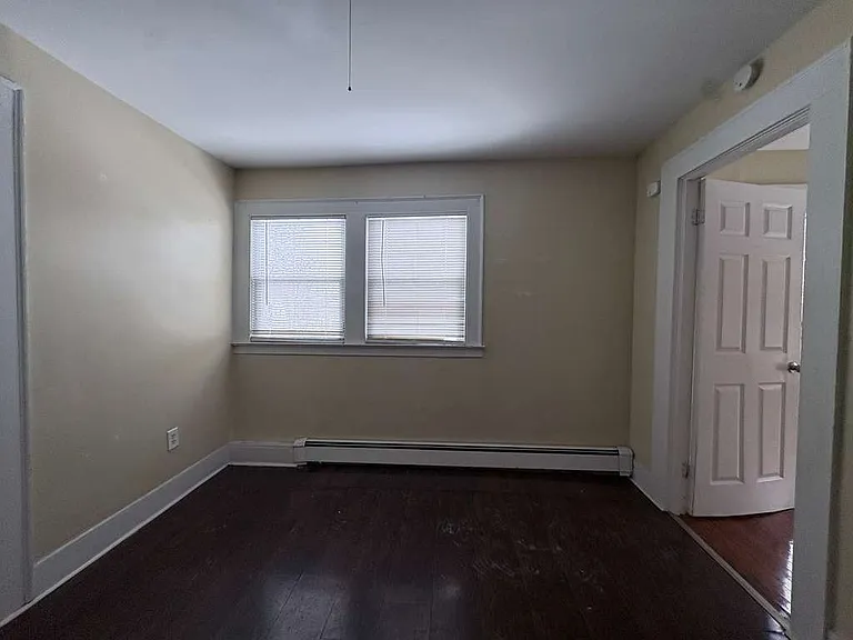 122 Derby Ave #2RR — Photo 4