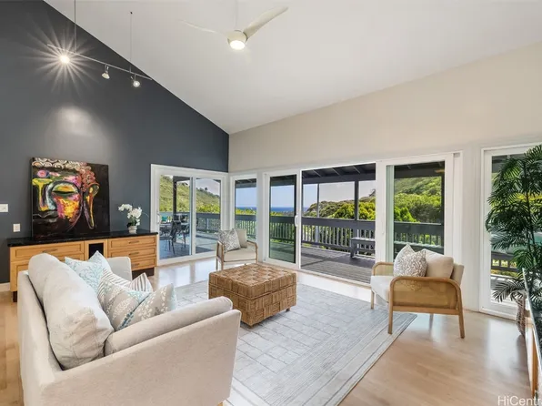 1613 Kalaniuka Way #82, Honolulu, HI 96821