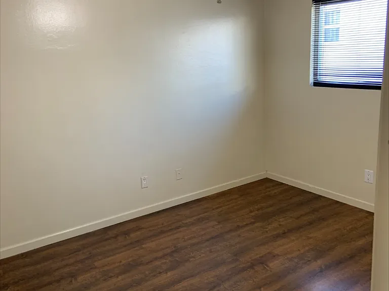 2282 Walnut Ave #C — Photo 5