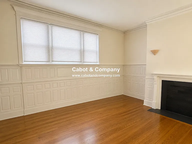 8 Fairfield St #2 — Photo 3