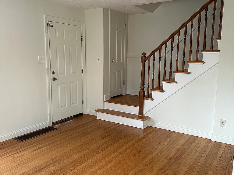 309 Belden Pl — Photo 1