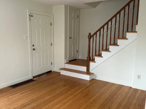 309 Belden Pl, Munster, IN 46321
