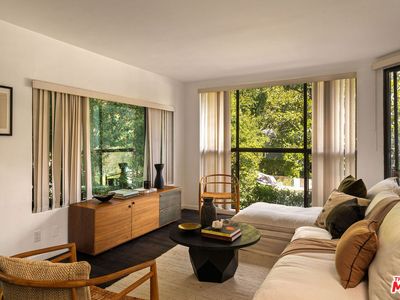 11752 Bellagio Rd APT 2, Los Angeles, CA, 90049
