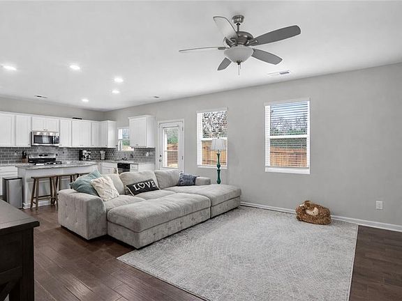 3rd image of 594 Summit Point