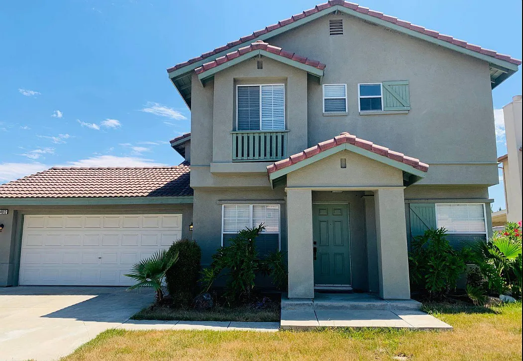 4 bed, 2.5 bath, 1800 sqft, $3,495 — Photo 1