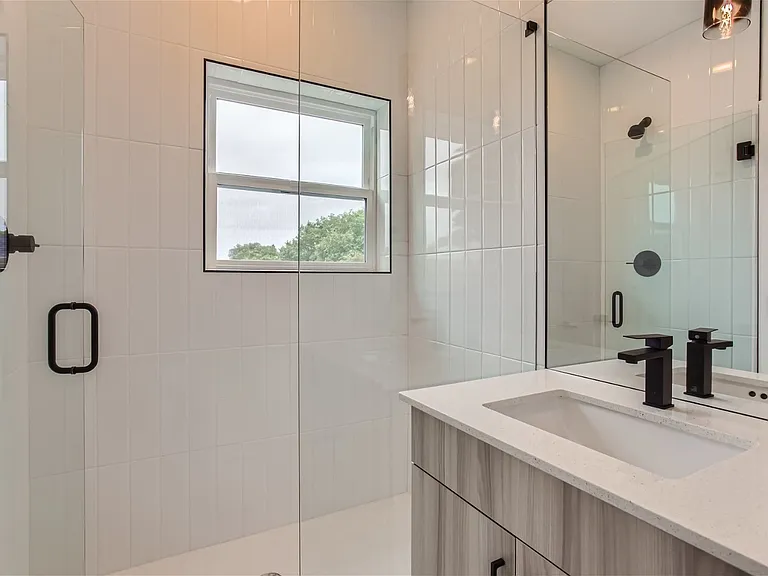 2135 SE 12th Ave — Photo 13