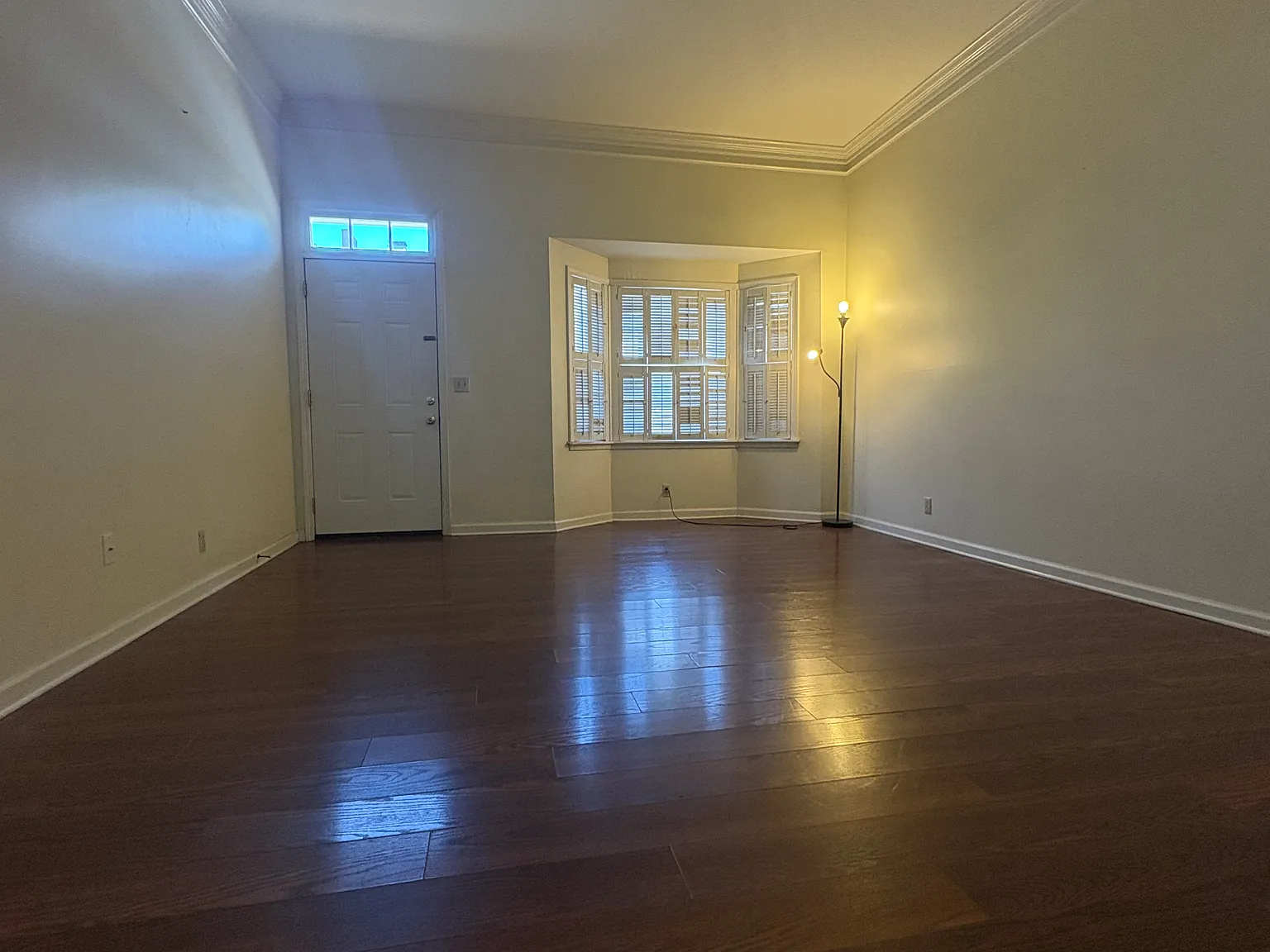 2 bed, 2.5 bath, 1681 sqft, $2,000 — Photo 3