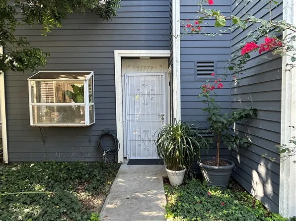 25579 Pine Creek Ln, Wilmington, CA 90744