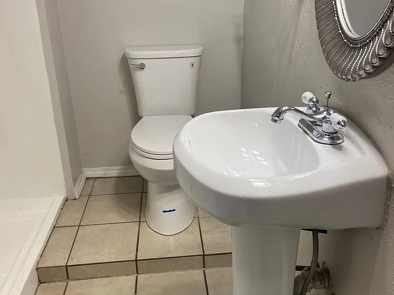 2428 Louise St #2505 — Photo 63