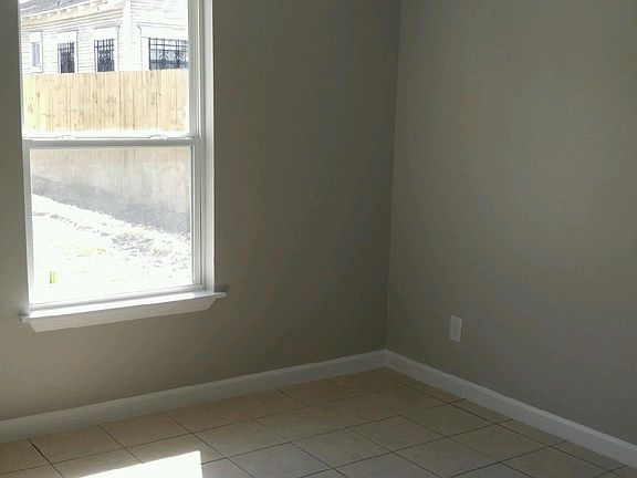 2nd image of 102 Stiles St #1/2