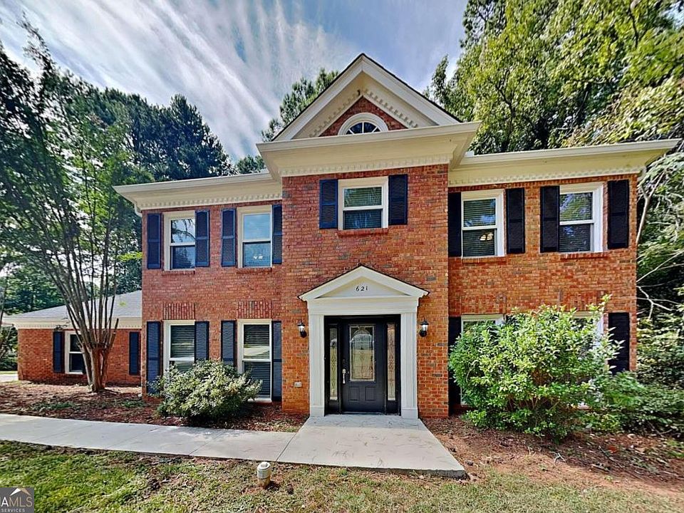 1st image of 621 Roxboro Trce