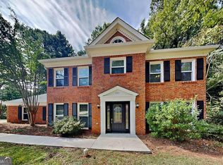 621 Roxboro Trce, Lawrenceville, GA 30044