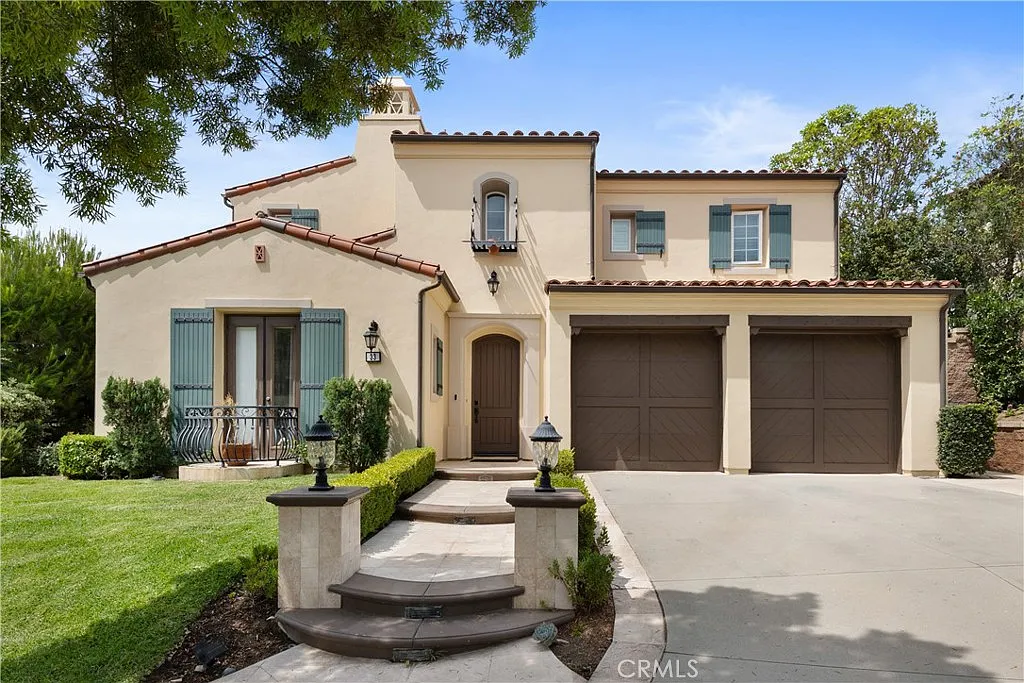 5 bed, 4.5 bath, 4100 sqft, $16,800 — Photo 1