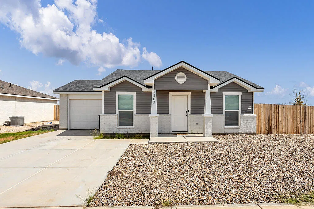 3 bed, 2.0 bath, 1120 sqft, $2,250 — Photo 1