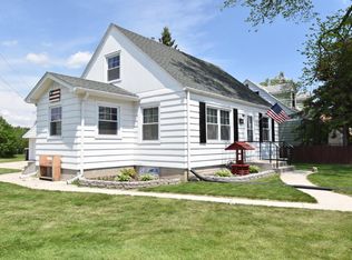 11126 W Mequanigo Dr, West Allis, WI 53227