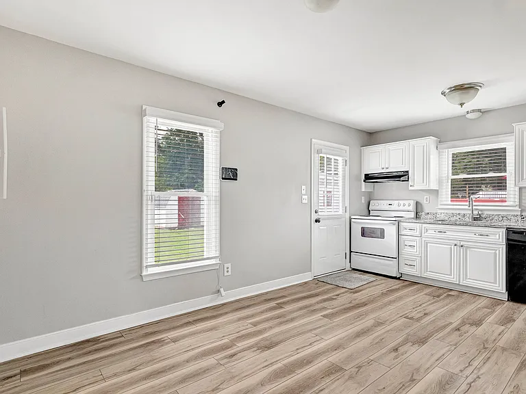6402 Sledds Lake Rd — Photo 11