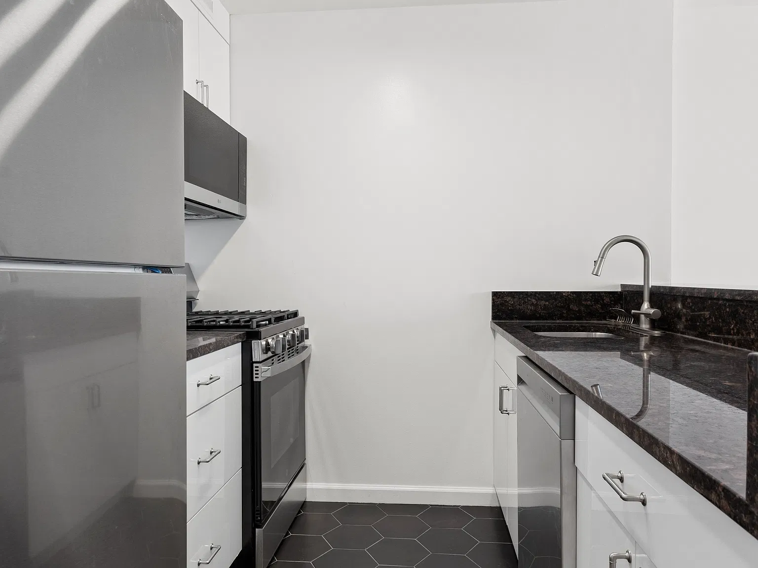 275 West 96th Street — Photo 3