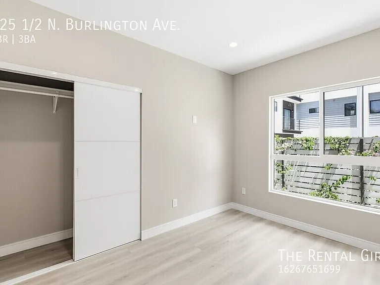 225 1/2 N Burlington Ave — Photo 17
