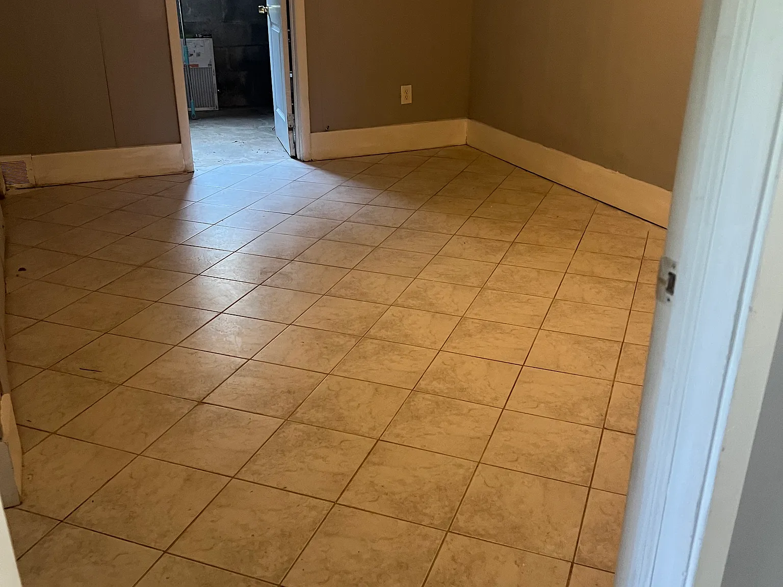3 bed, 1770 sqft, $2,400 — Photo 4