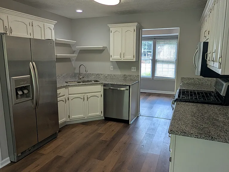 116 Paxton Ct — Photo 6