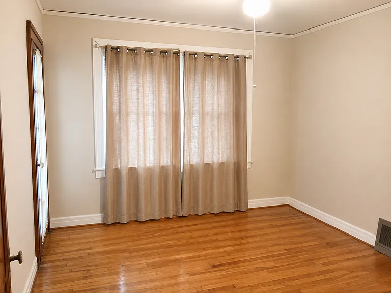221 Roosevelt Ave — Photo 3