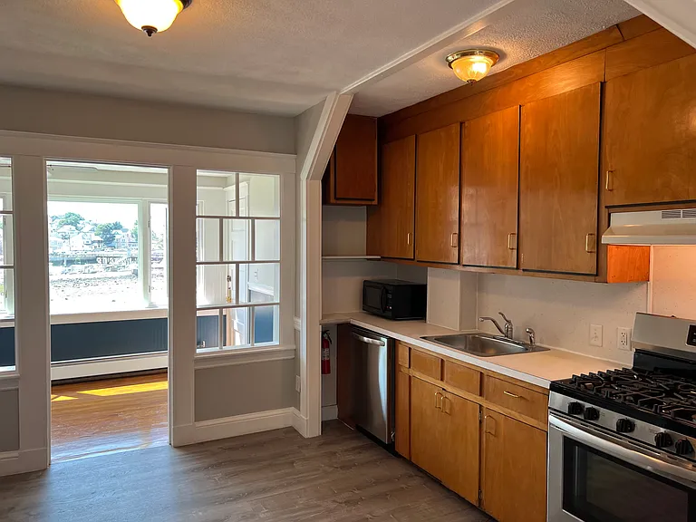 235 Washington Ave #3 — Photo 6
