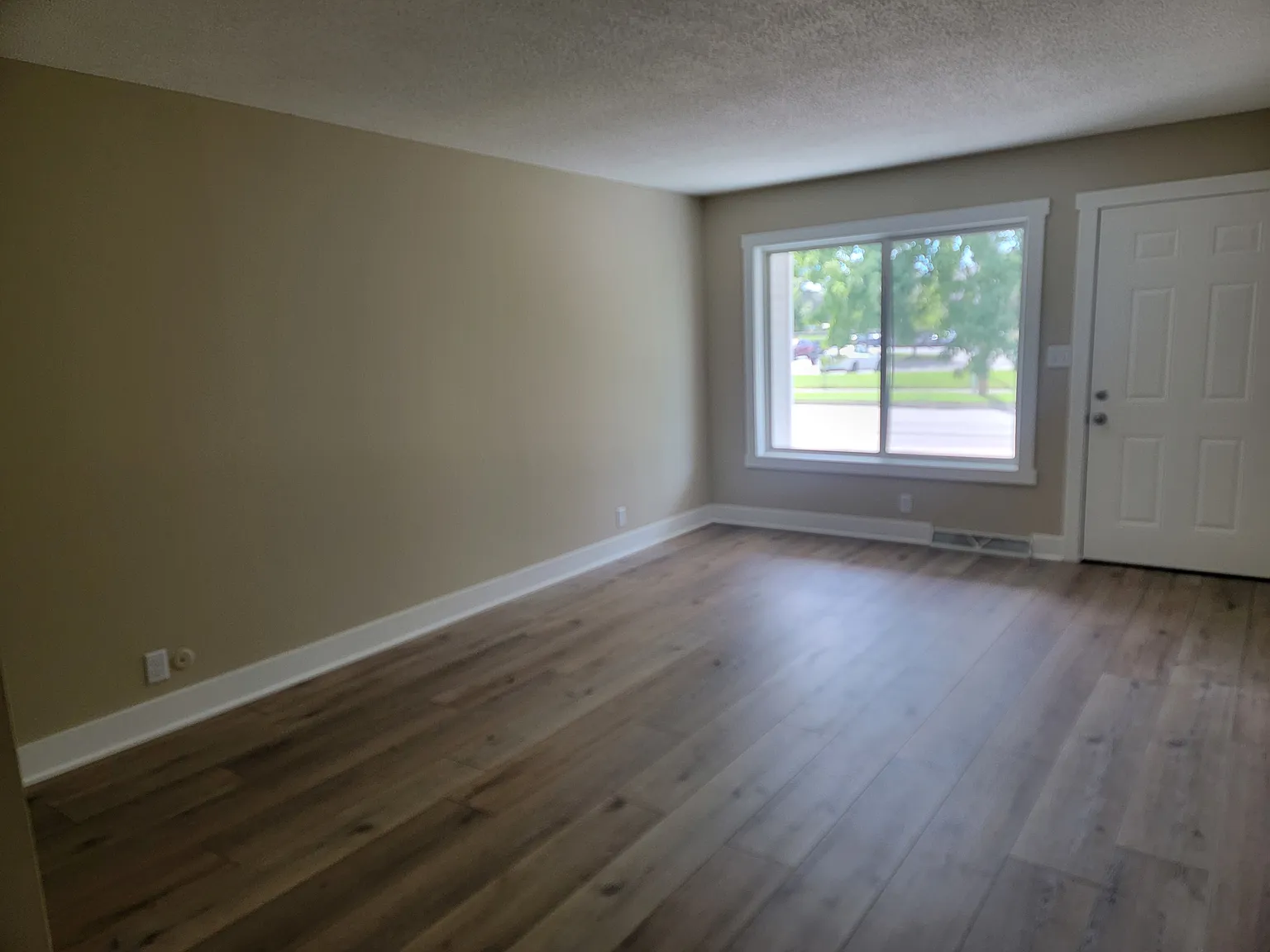 2 bed, 850 sqft, $1,850 — Photo 2