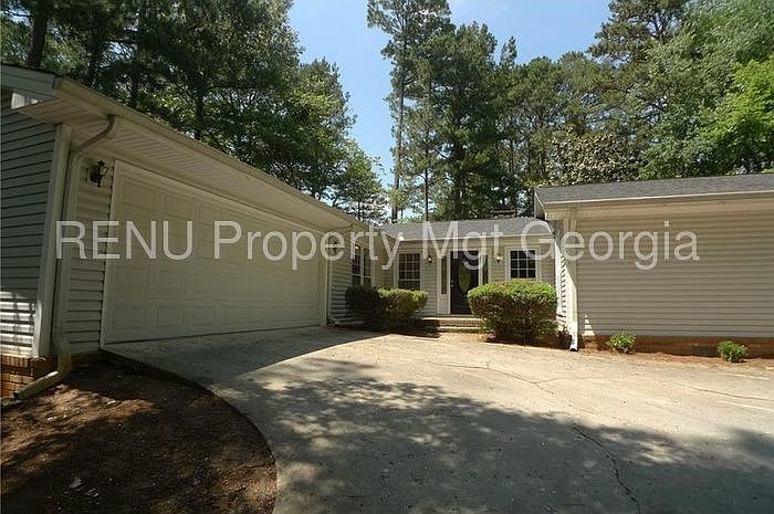 1st image of 3736 Sandhill Dr SE