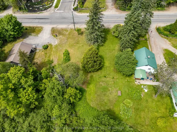 641 Muskoka Road 3 Rd N #3, Huntsville, ON P1H 1C9