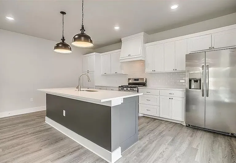 2305 Benbrook Blvd — Photo 8