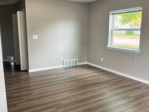 3rd image of 525 Morgan Ln #16