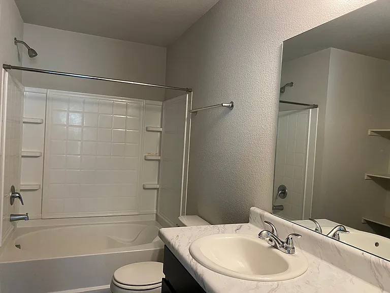 2409 Windy Ln — Photo 12