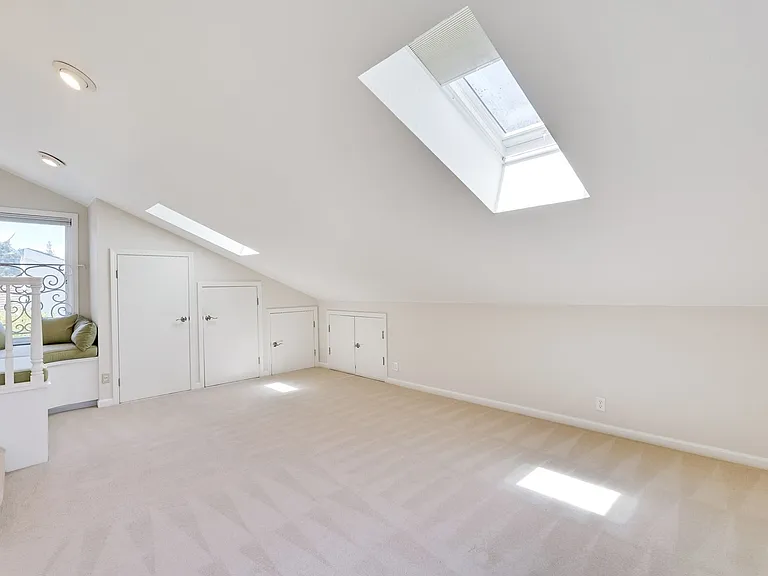 803 Runningwood Cir — Photo 52