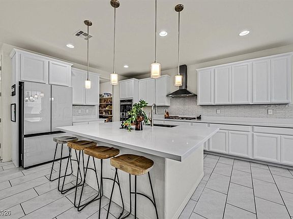 3rd image of 102 Opulent Rose Ave