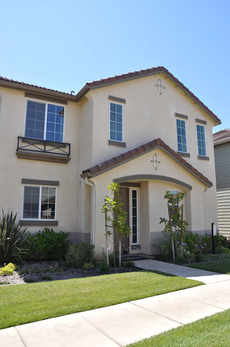 5534 N Sebastian Ln photo 1