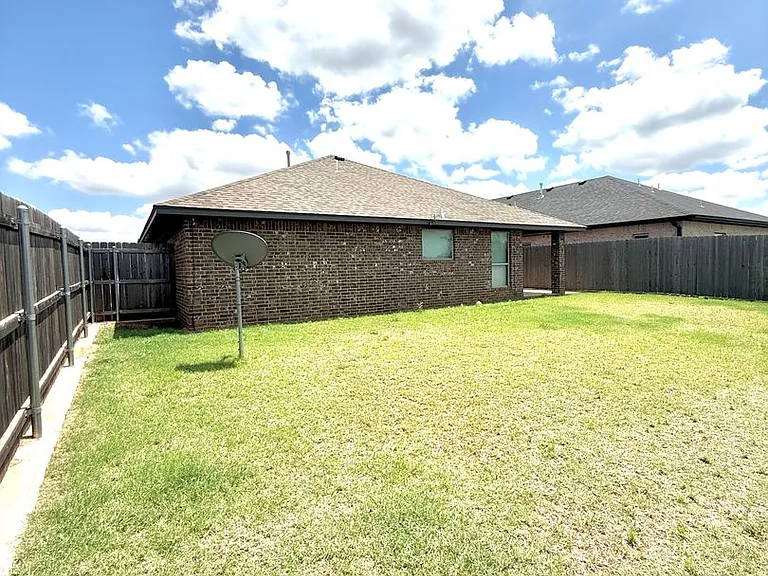 2107 Valley View Rd — Photo 33