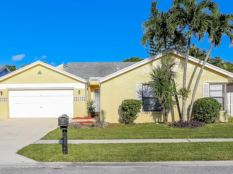 21080 Woodspring Ave — Photo 1
