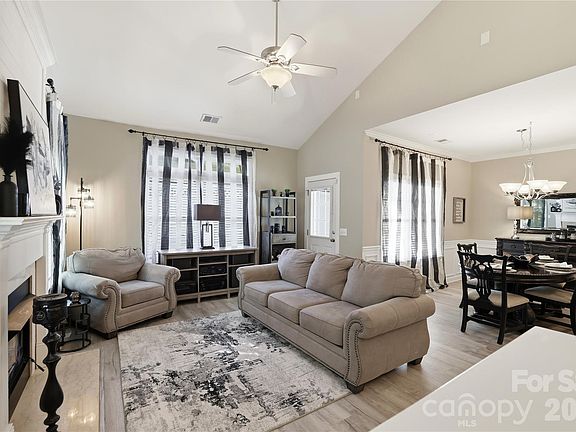 2nd image of 754 Winding Way