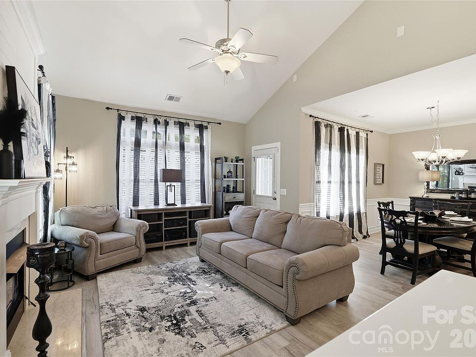 1st image of 754 Winding Way