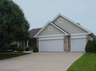 7373 The Cedars Dr, O'Fallon, MO