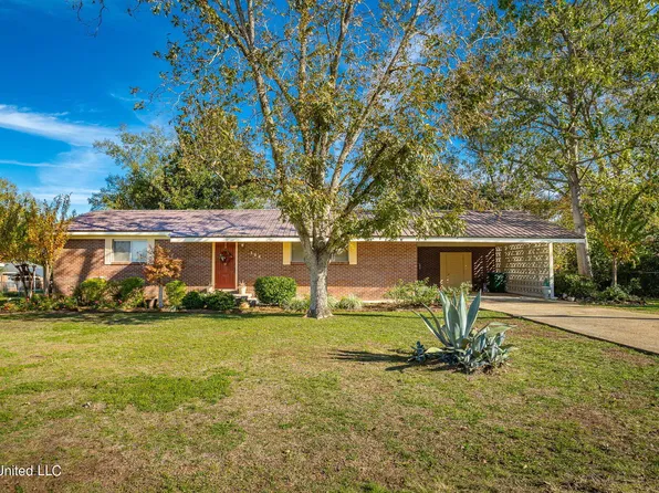 102 Maywood Dr, Petal, MS 39465