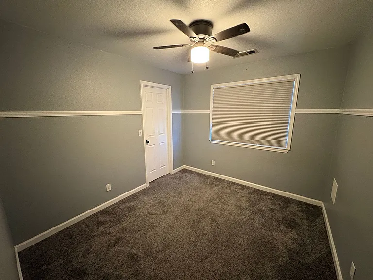 534 W Russell Ave — Photo 4